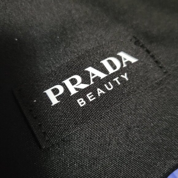 NWOT AUTHENTIC PRADA VIP BEAUTY EDITION TOTE AND POUCH SET - Picture 2 of 7